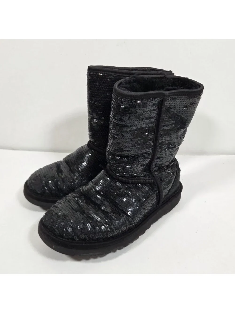 UGG Classic Short Sequin Boots Black Kids Size 5 Sparkle